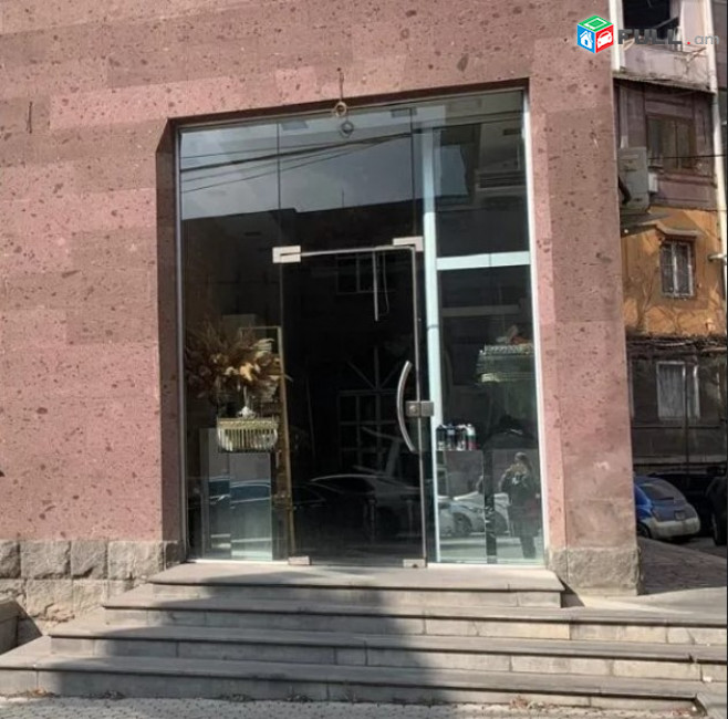 LA11810 Վարձով 40 քմ. Գրասենյակային տարածք Կասյան , Վազգեն Առաջին Վեհափառի փողոցում 
