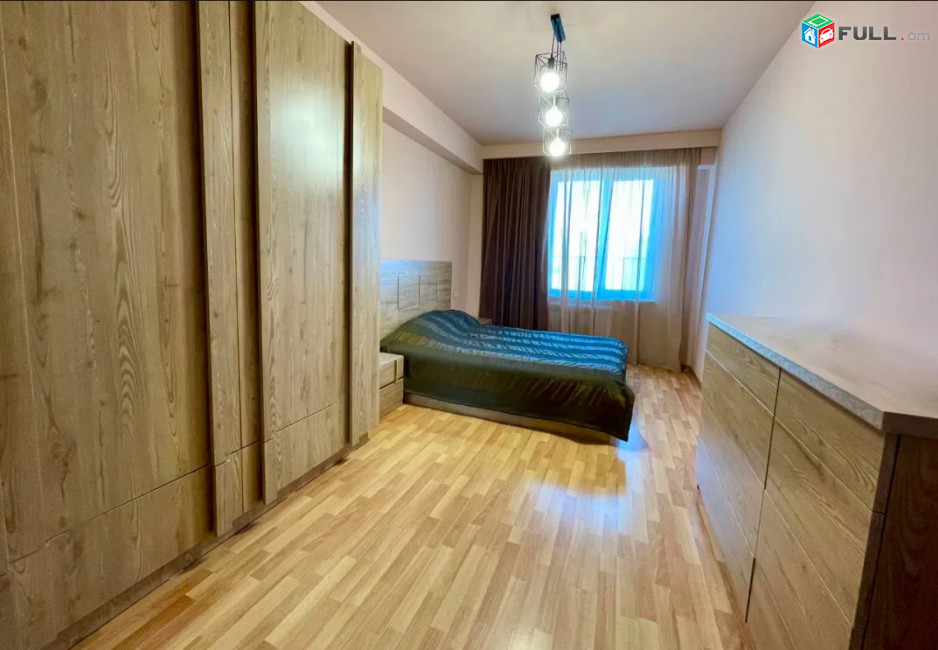LA11813  Վարձով 3 սենյականոց բնակարան Շինարարների փողոց ,  նորակառույց շենքում