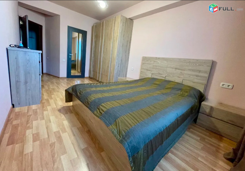 LA11813  Վարձով 3 սենյականոց բնակարան Շինարարների փողոց ,  նորակառույց շենքում