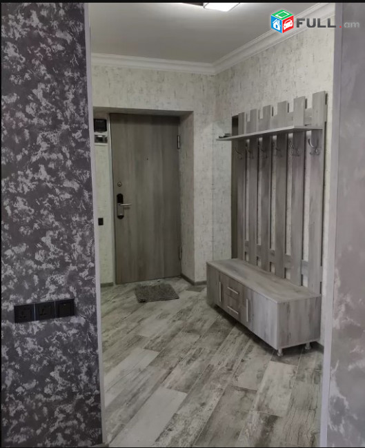  LA01428 Վարձով 3 սենյականոց բնակարան Թումանյան փողոցում