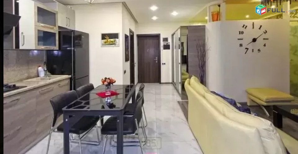  LA05562 Վարձով 2 սենյականոց բնակարան Աբովյան փողոցում