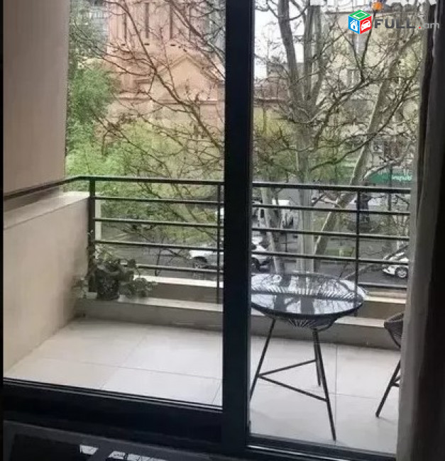  LA05562 Վարձով 2 սենյականոց բնակարան Աբովյան փողոցում