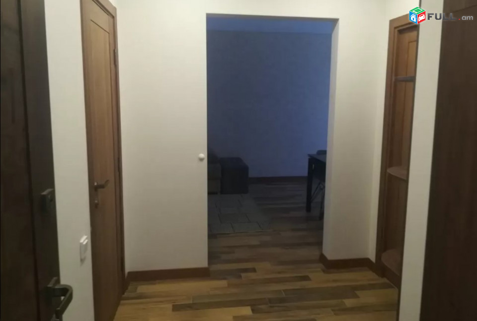  LA00167 Վարձով 3 սենյականոց բնակարան Ալիխանյան փողոց,  Կենտրոնում` Բաղրամյան պողոտայի սկզբնամասում