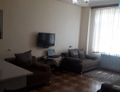 LA02753 Վարձով 2 սենյականոց բնակարան Ռուբինյանց փողոցում