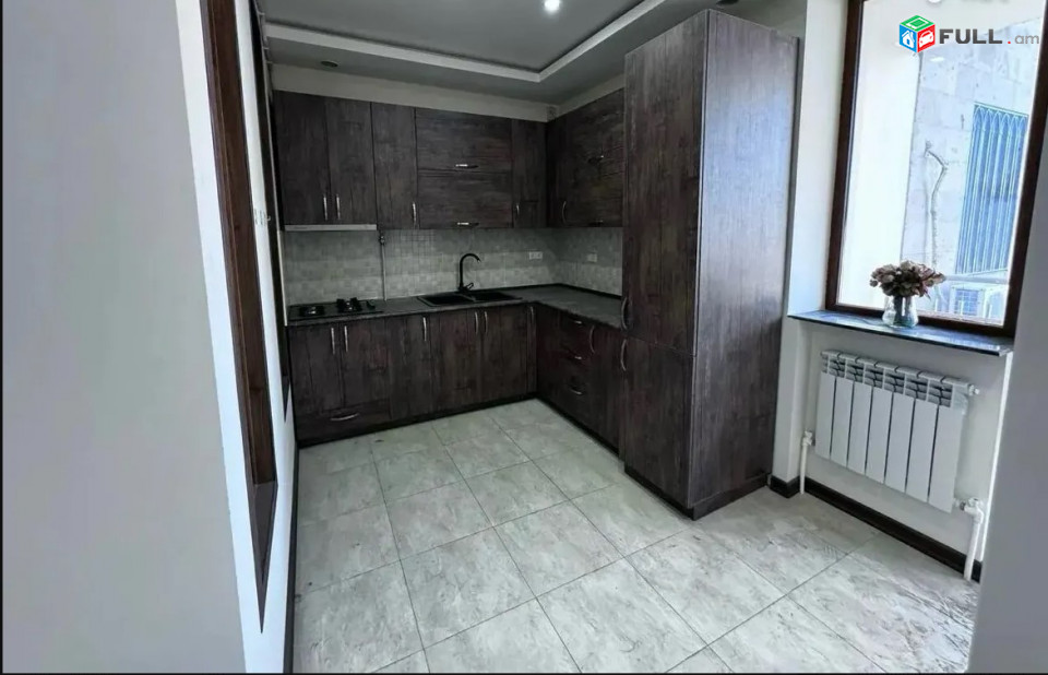LA04008 Վաճառվում է 3 սենյականոց բնակարան  Արամի փողոց , նորակառույց շենքում 