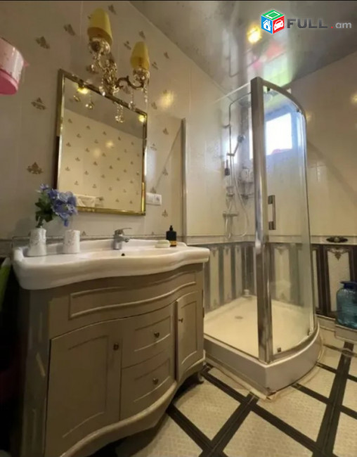 LA11840 Վարձով 8 սենյականոց 4 հարկանի քարե տուն Փիրումյանների փողոցում Դավթաշենում