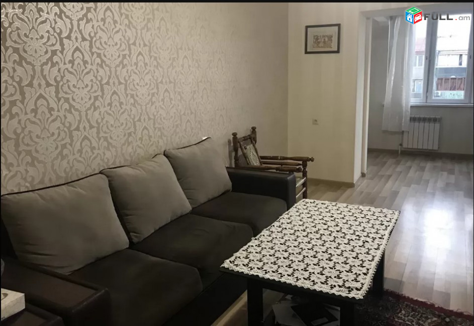 LA00359 Վարձով 3 սենյականոց բնակարան Գյուլբենկյան փողոցում