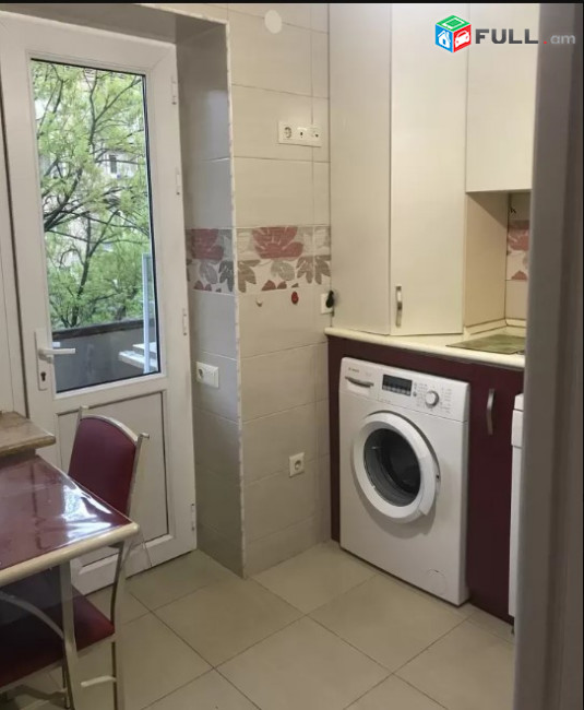 LA00359 Վարձով 3 սենյականոց բնակարան Գյուլբենկյան փողոցում