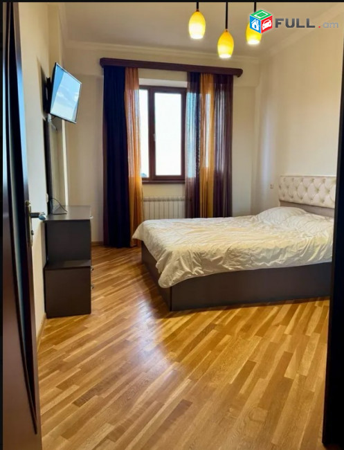 LA11854 Վարձով 3 սենյականոց բնակարան  Պարույր Սևակի փողոցում, նորակառույց շենքում