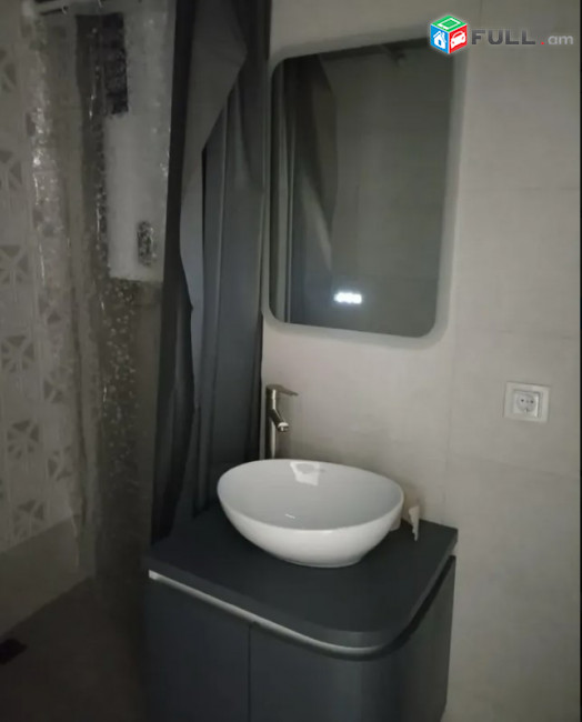 LA11860 Վարձով  38 քմ․ Գրասենյակային տարածք Այգեձորի փողոցում,  Արաբկիրում