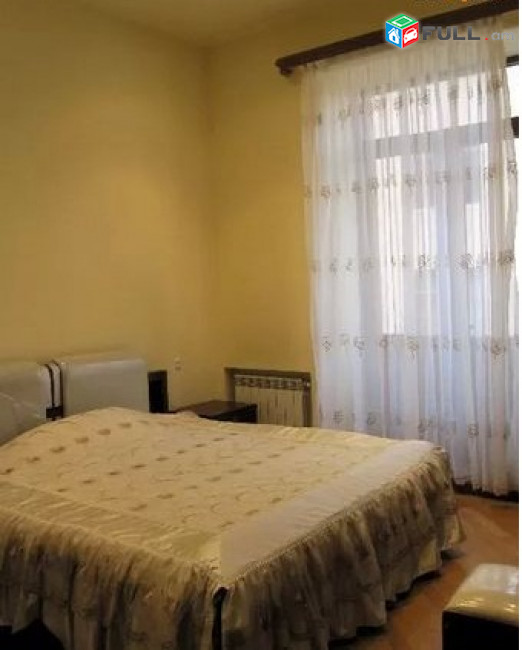 LA01179 Վարձով 3 սենյականոց բնակարան Բայրոնի փողոցում