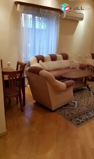 LA01179 Վարձով 3 սենյականոց բնակարան Բայրոնի փողոցում