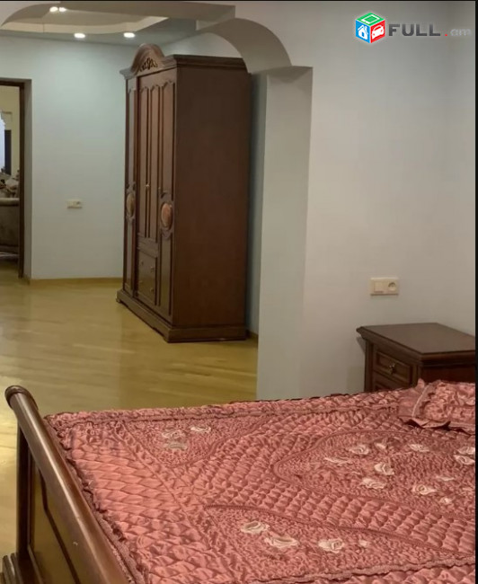 LA07824 Վարձով 3 սենյականոց բնակարան Զաքյան փողոցում