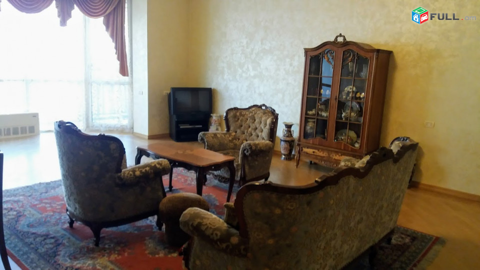  LA00477 Վարձով 3 սենյականոց բնակարան Ամիրյան փողոց,  նորակառույց շենքում