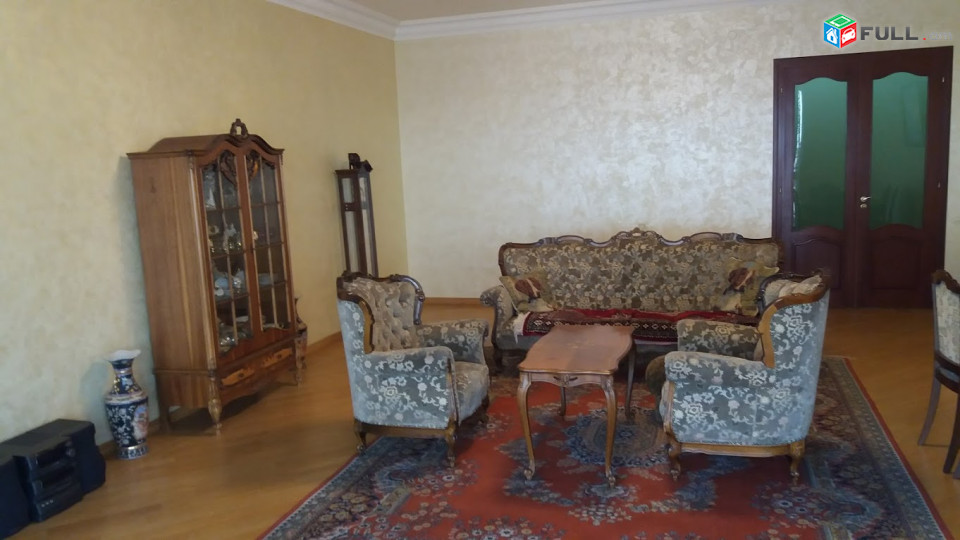  LA00477 Վարձով 3 սենյականոց բնակարան Ամիրյան փողոց,  նորակառույց շենքում