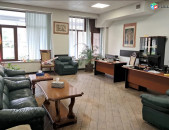 LA11903 Վարձով 165 քմ․ Բազմաֆունկցիոնալ գույք Փարպեցի փողոցում կենտրոնում