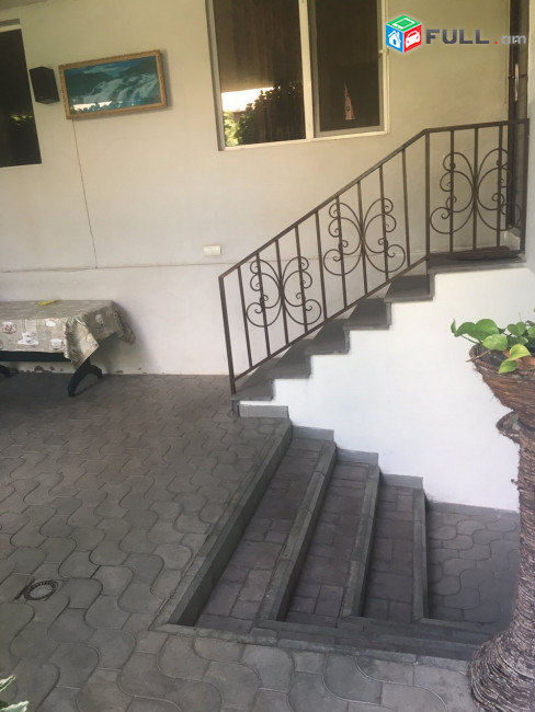  LA05470 Վարձով 3 սենյականոց 2 հարկանի տան 2-րդ հարկը Մինաս Ավետիսյան փողոցում Քանաքեռ Զեյթունում