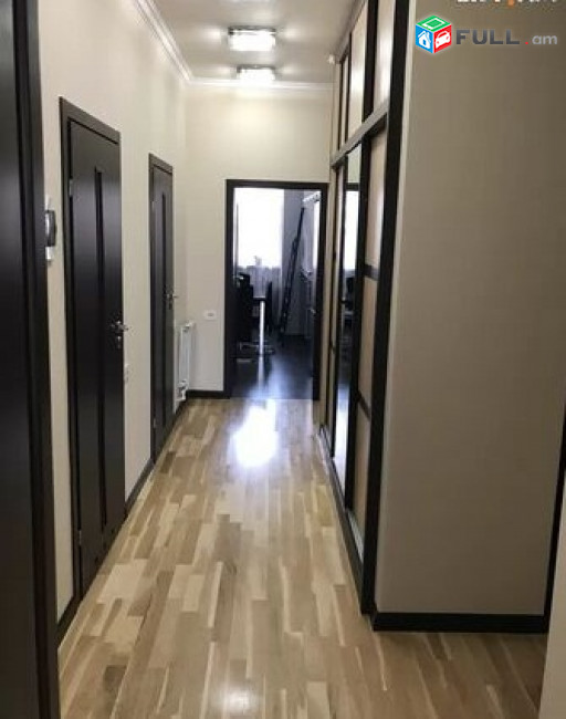 LA00410 Վարձով 4 սենյականոց բնակարան Մեսրոպ Մաշտոցի պողոտայում