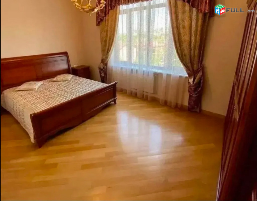 LA12021 Վարձով  7 սենյականոց Երեք հարկանի քարե տուն Արմենակ Արմենակյան փողոցում Նորք-Մարաշում