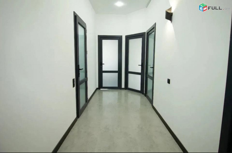 LA12029 Վարձով 4 սենյականոց բնակարան Արղության փողոց , նորակառույց շենք