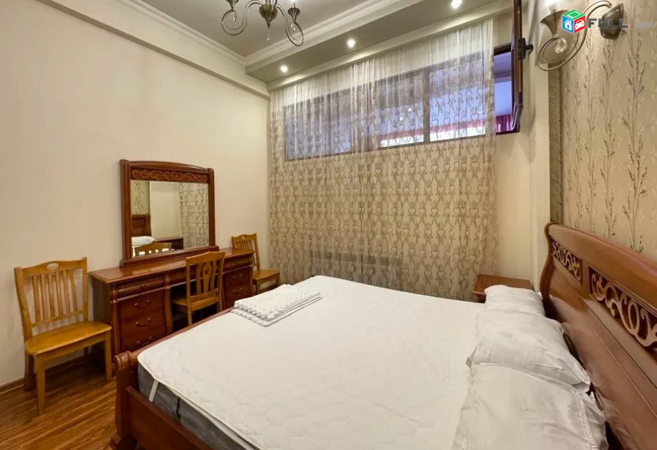 LA08241 Օրավարձով 3 սենյականոց բնակարան  Արամի փողոց ,նորակառույց շենքում