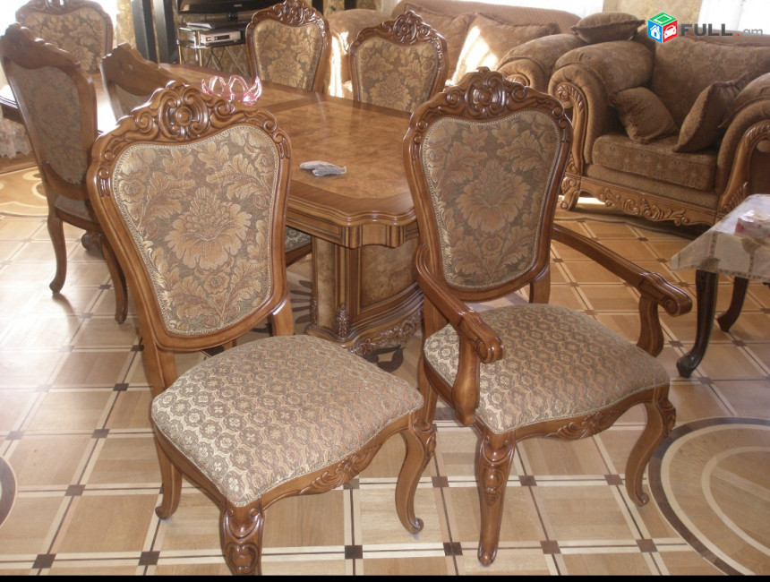 Մալայզիական սեղան-աթոռներ իր սերվանդով (Malasiakan sexan ator ir servandov)