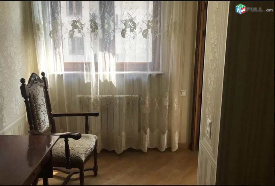 AK0817  Վարձով 2 սենյականոց բնակարան Արամ Խաչատրյան փողոցում, սյավոնական համալսարանի մոտ 