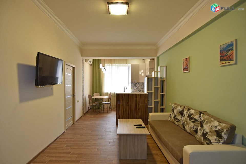 AK0903 3 սենյականոց բնակարան նորակառույց շենքում Չայկովսկու փողոցում, Վերնիսաժի մոտակայքում, 72 ք.մ.