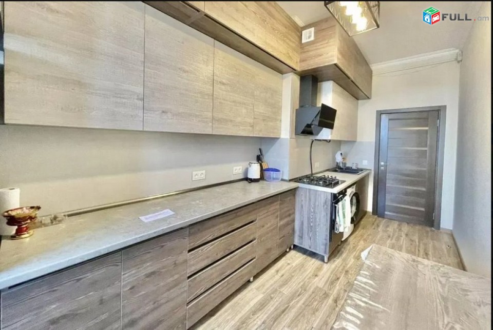 AK1183 4 սենյականոց բնակարան նորակառույց շենքում Պարույր Սևակի փողոցում, 130 ք.մ., 2 սանհանգույց