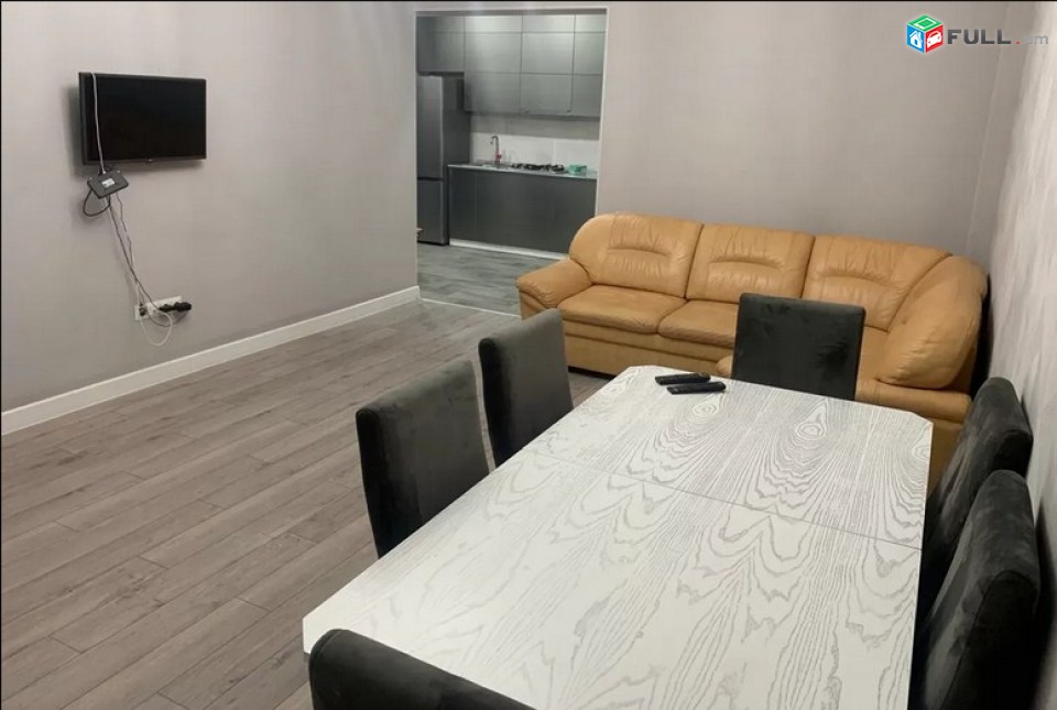 AK2017 3 սենյականոց բնակարան նորակառույց շենքում Անաստաս Միկոյանի փողոցում, 73 ք.մ., բարձր առաստաղներ