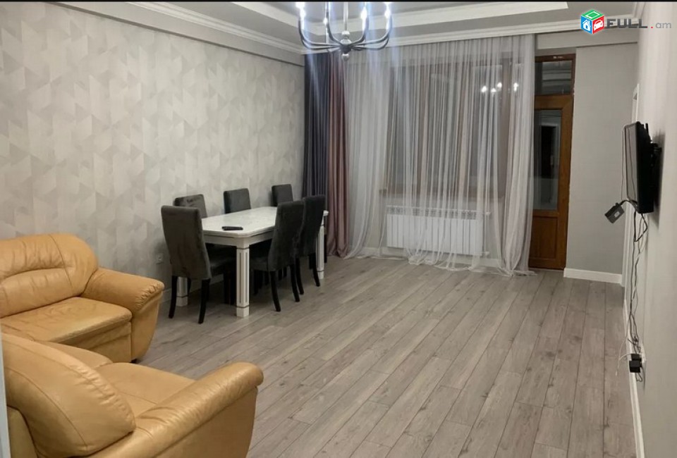AK2017 3 սենյականոց բնակարան նորակառույց շենքում Անաստաս Միկոյանի փողոցում, 73 ք.մ., բարձր առաստաղներ