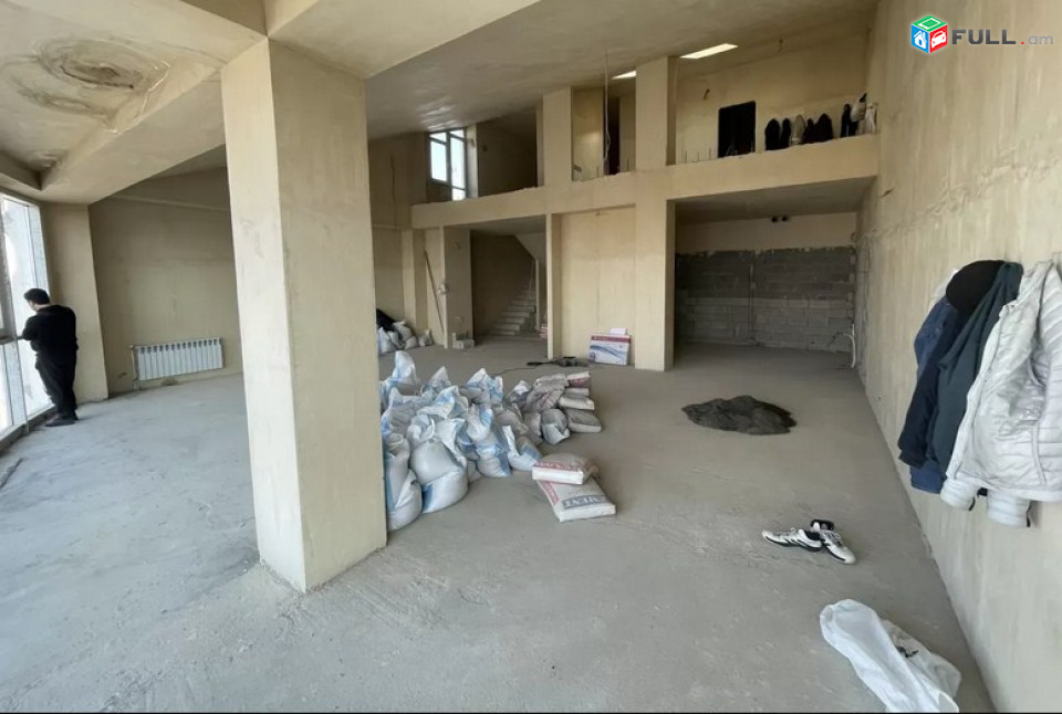 AK2532  Գրասենյակային տարածք Նաիրի Զարյան փողոցում Արաբկիրում, 374 ք.մ.