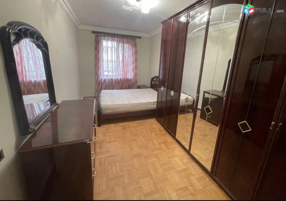 AK2560  բնակարան Վրացական փողոցում, 75 ք.մ., 2/5 հարկ, կապիտալ վերանորոգված, քարե շենք, 3 սենյականոց 