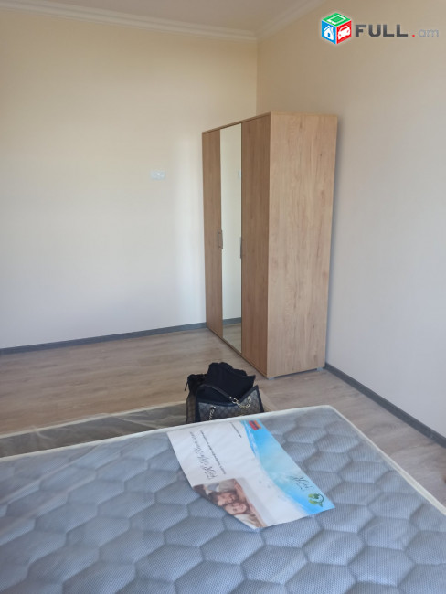 AK4063   բնակարան նորակառույց շենքում Վարդանանց փողոցում,3 սենյականոց 