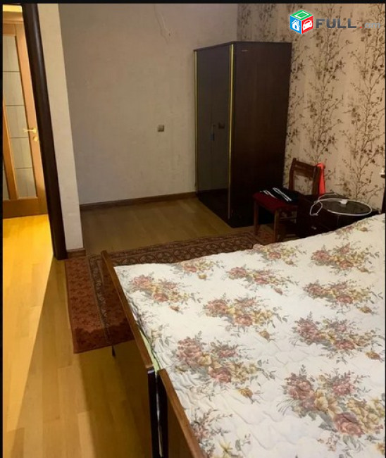 AK4323   բնակարան Գրիբոյեդովի փողոցում, 3 սենյականոց