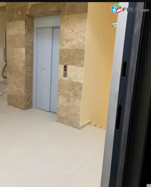 AK6010  Վարձով 3 սենյականոց բնակարան նորակառույց շենքում Սայաթ-Նովայի պողոտայում 
