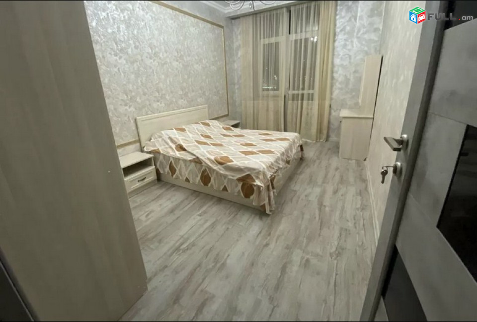 AK6098  Վարձով 3 սենյականոց բնակարան նորակառույց շենքում  Ռոստոմի փողոցում