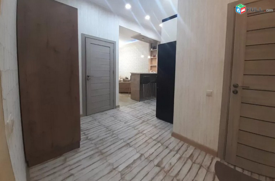 AK8050  Վարձով 3 սենյականոց բնակարան  նորակառույց շենքում Եկմալյան փողոցում