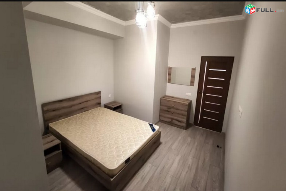 AK8095  Վարձով 3 սենյականոց բնակարան Արամ Խաչատրյանի փողոցում նորակառույց շենքում