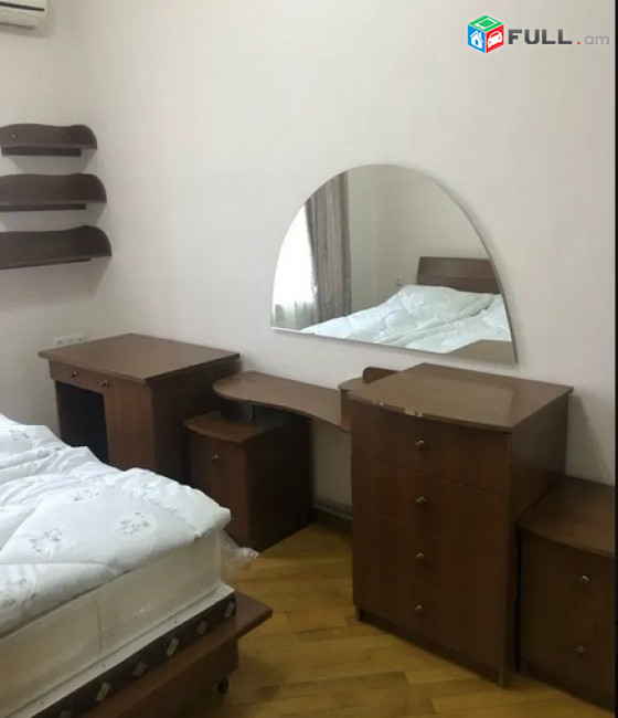 AK9036 Վարձով 3 սենյականոց բնակարան Նար–Դոսի փողոցում
