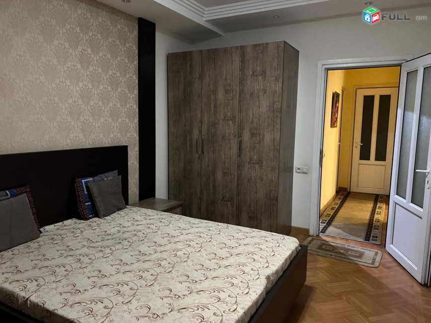 AK10084  Վարձով 3 սենյականոց բնակարան Եզնիկ Կողբացու փողոցում 