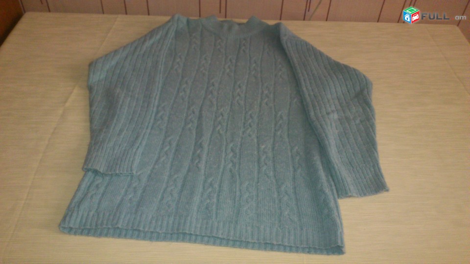 Երևանում վաճառվում են մեկ անգամ հագած սվիտրներ,տաբատներ և պիջակ շատ լավ վիճակում են
