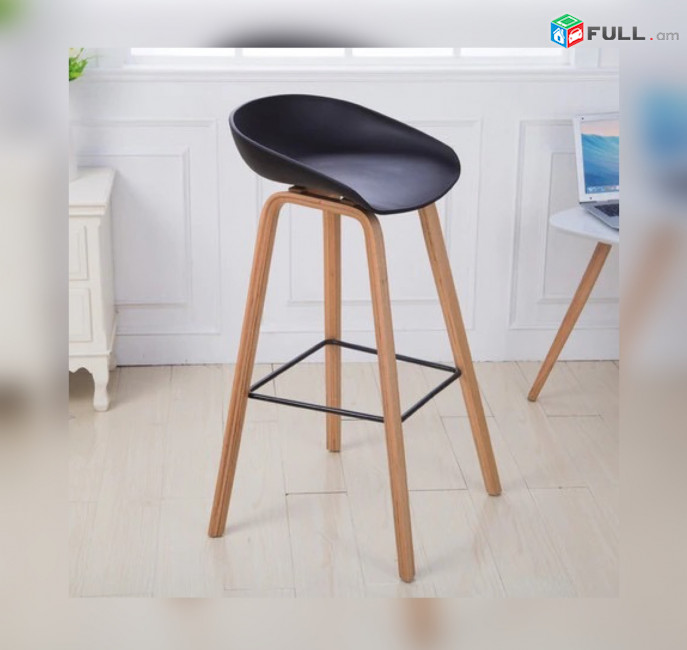Աթոռ բառի սև պլաստիկե, барный стул из пластика с деревянными ножками