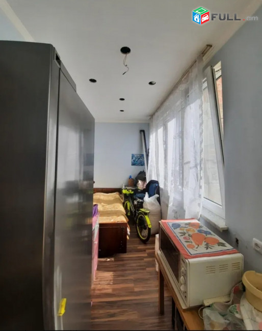 Վարձով է տրվում 3 սենյականոց բնակարան Նոր-նորքի 8-րդ զանգվածում  Մինսկի փողոցում 