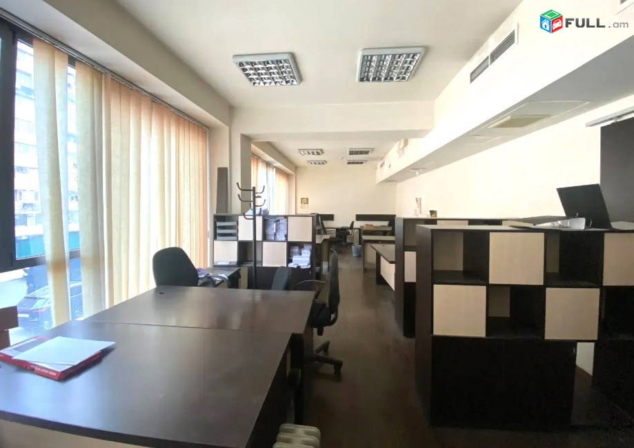 Կոդ 0055492  Գրասենյակային տարածք, Քաջազնունի փողոց կենտրոնում, 230 ք.մ.