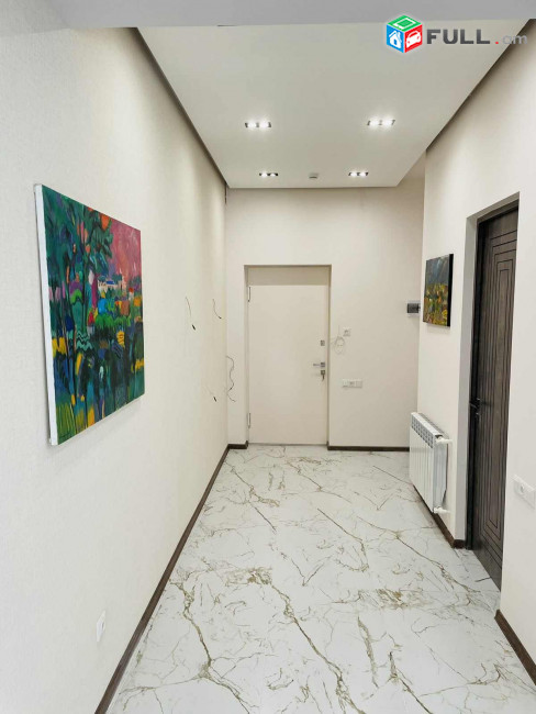 2 սենյականոց բնակարան նորակառույց շենքում Արամ Խաչատրյանի փողոցում 61 ք.մ., բարձր առաստաղներ