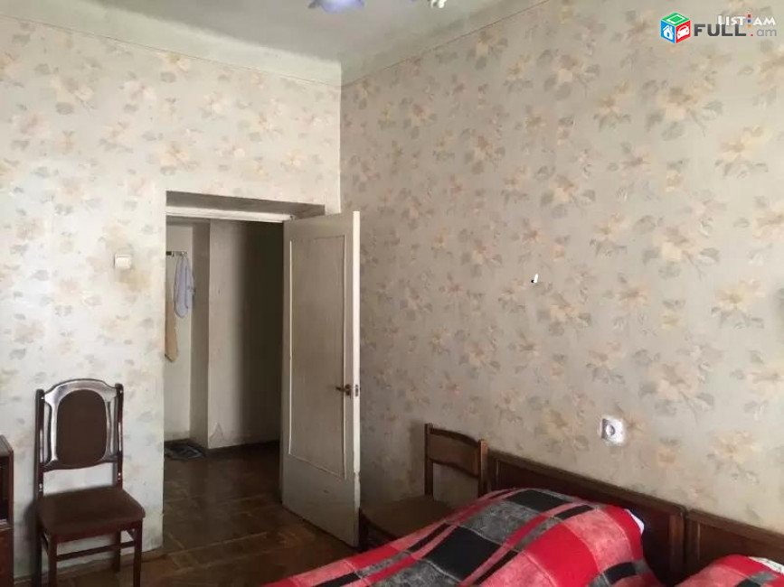 2 սենյականոց բնակարան Ալեքսանդր Սպենդիարյանի փողոցում, 74 ք.մ., բարձր առաստաղներ նախավերջին հարկ