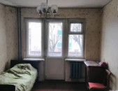 3 սենյականոց բնակարան Մոլդովական փողոցում, 78 ք.մ., նախավերջին հարկ, քարե շենք