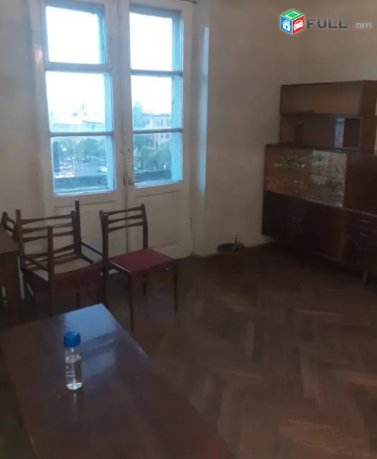 Վաճառվում է բնակարան Արաբկիր վարչական շրջանում, Կոմիտասի պողոտա, Ստալինյան նախագիծ բետոնե ծածակեր, Երևան Սիթիյի հարևանությամբ,1սենյակ, 48քմ., 5/3հարկ