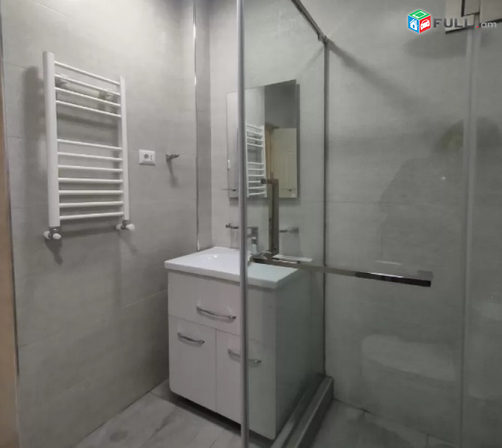 3 սենյականոց բնակարան նորակառոիյց շենքում Կոմիտաս պողոտայում 